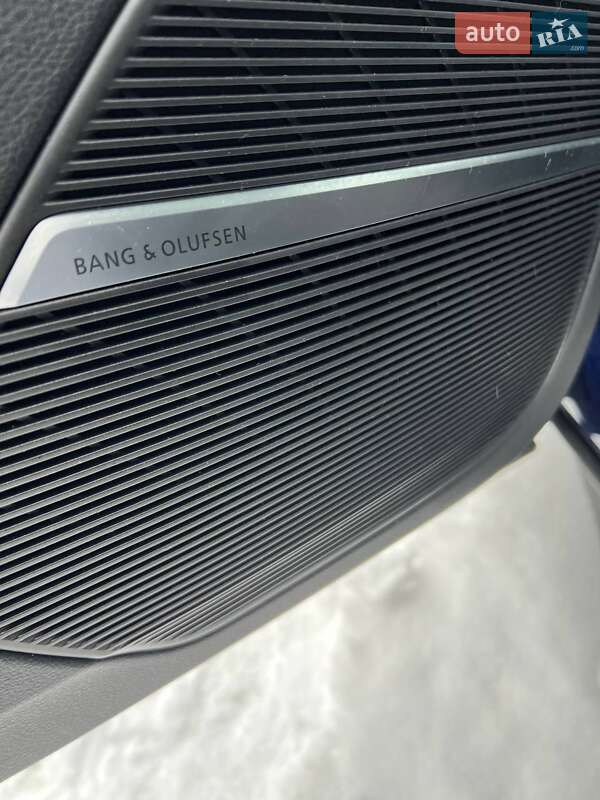 Внедорожник / Кроссовер Audi Q7 2022 в Новояворовске