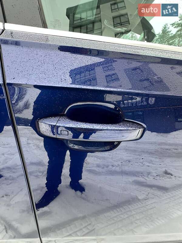 Внедорожник / Кроссовер Audi Q7 2022 в Новояворовске