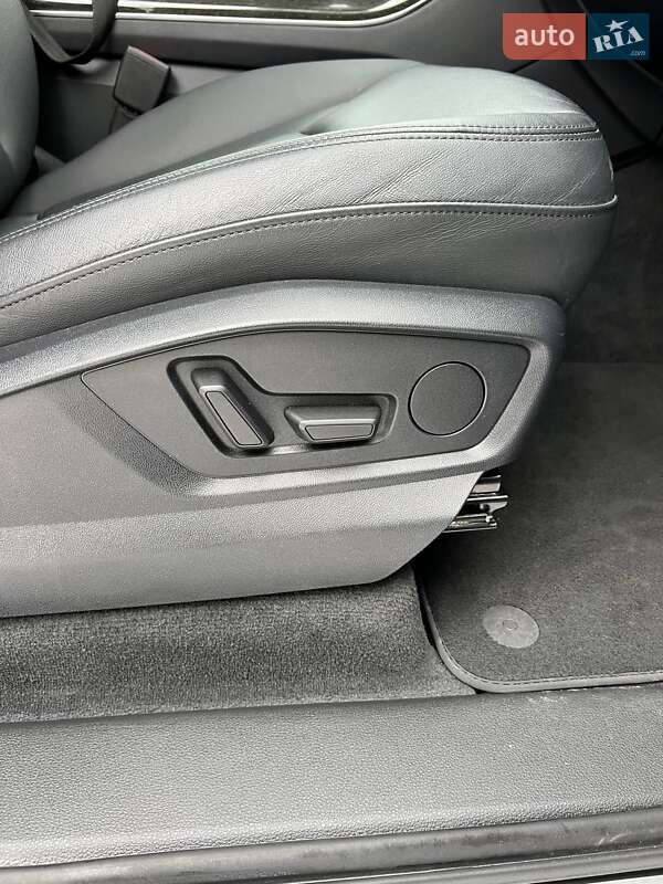 Внедорожник / Кроссовер Audi Q7 2022 в Новояворовске