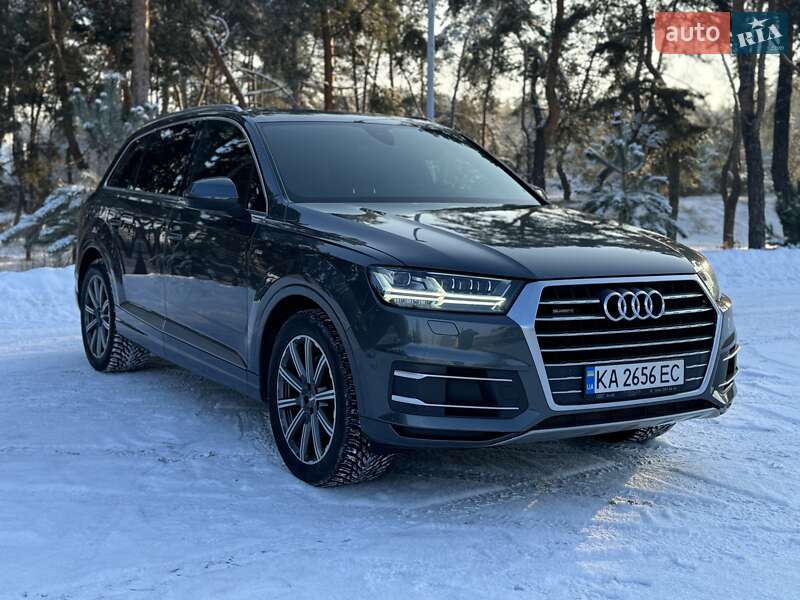 Внедорожник / Кроссовер Audi Q7 2018 в Киеве