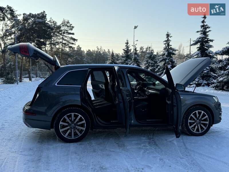 Внедорожник / Кроссовер Audi Q7 2018 в Киеве