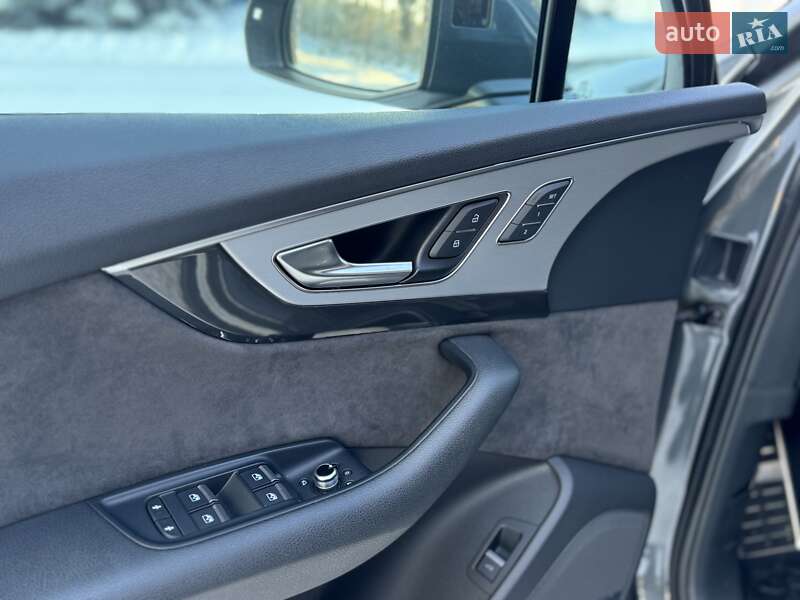 Внедорожник / Кроссовер Audi Q7 2018 в Киеве