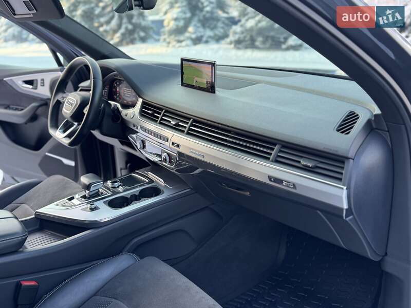 Внедорожник / Кроссовер Audi Q7 2018 в Киеве