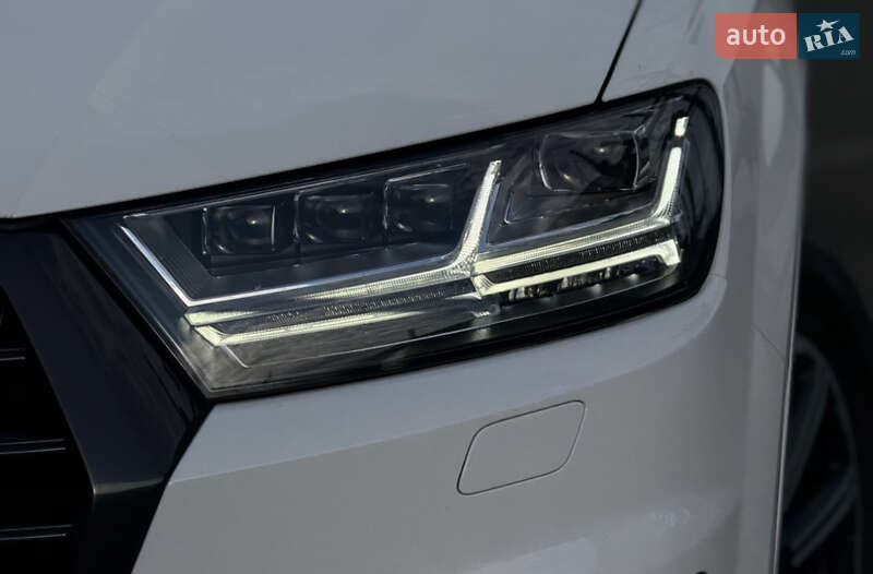 Внедорожник / Кроссовер Audi Q7 2015 в Киеве