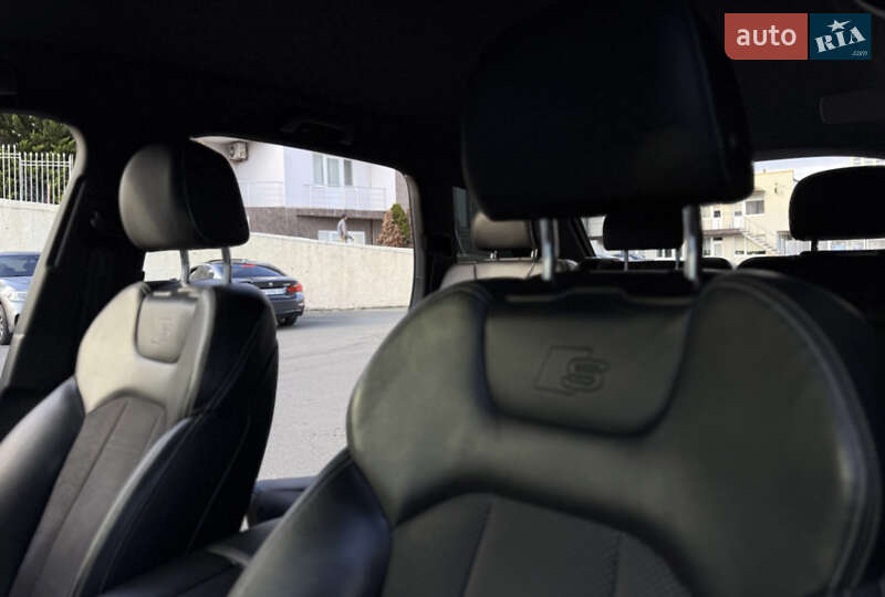 Внедорожник / Кроссовер Audi Q7 2015 в Киеве