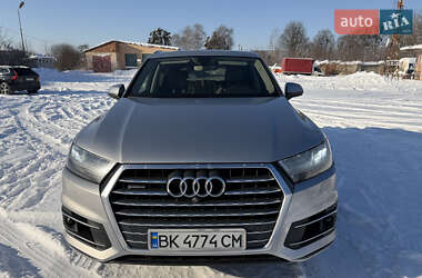 Позашляховик / Кросовер Audi Q7 2016 в Радивиліві