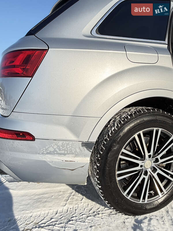 Внедорожник / Кроссовер Audi Q7 2016 в Радивилове