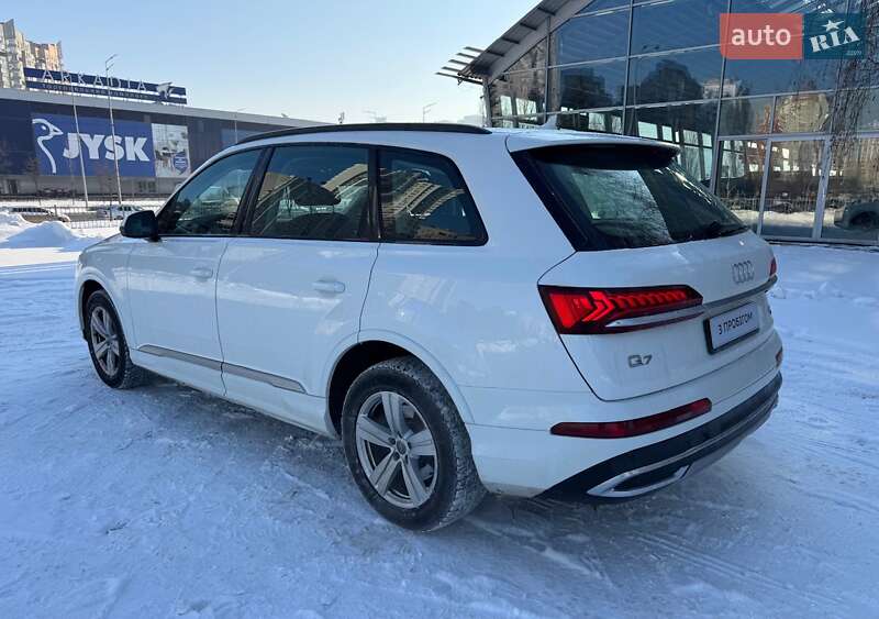 Внедорожник / Кроссовер Audi Q7 2020 в Киеве