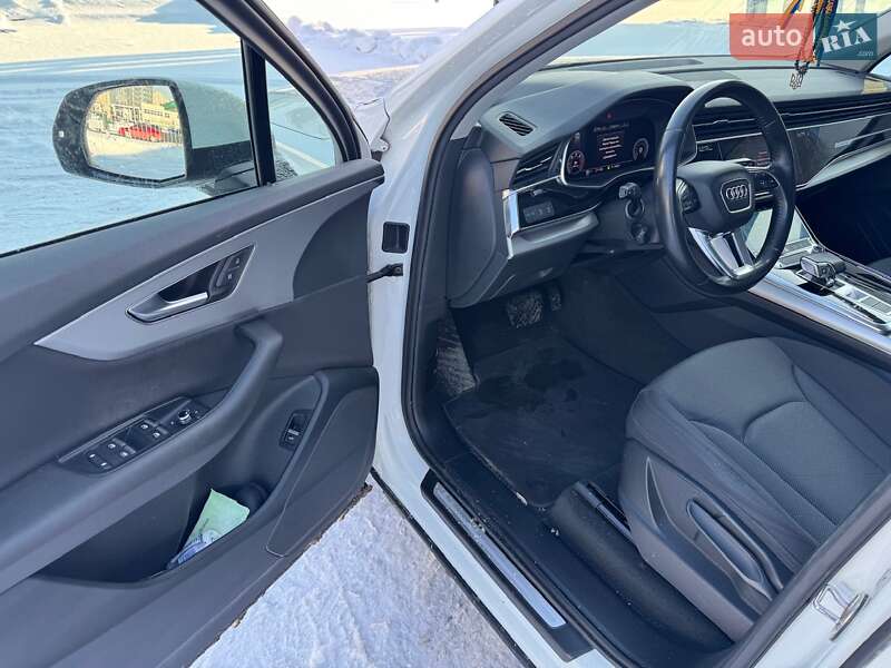 Внедорожник / Кроссовер Audi Q7 2020 в Киеве