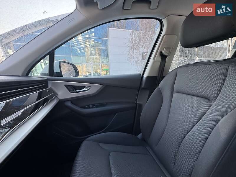 Внедорожник / Кроссовер Audi Q7 2020 в Киеве