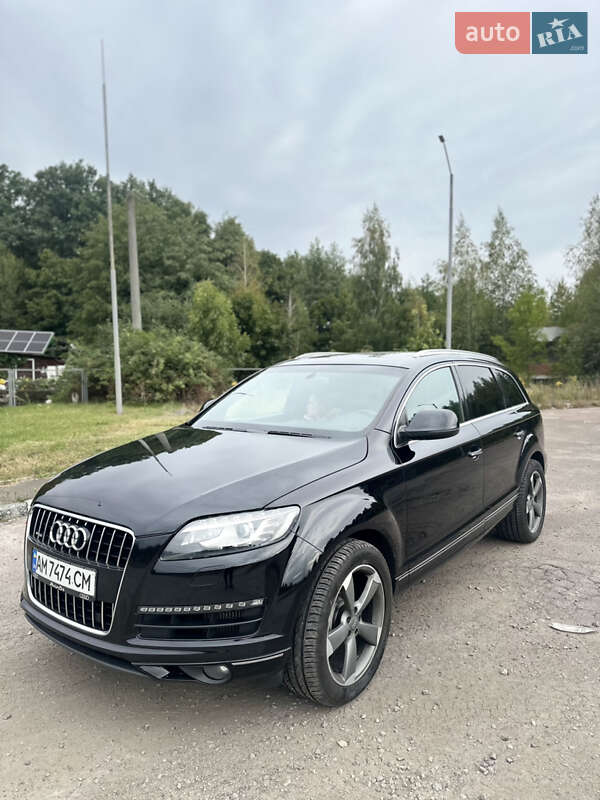 Внедорожник / Кроссовер Audi Q7 2010 в Черняхове