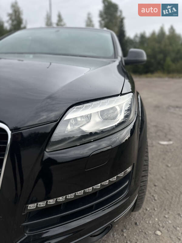 Внедорожник / Кроссовер Audi Q7 2010 в Черняхове