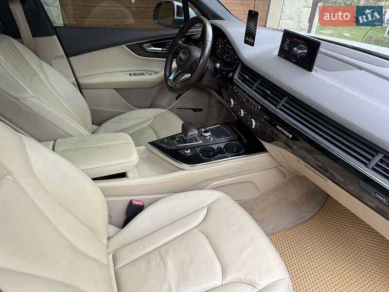 Внедорожник / Кроссовер Audi Q7 2017 в Львове