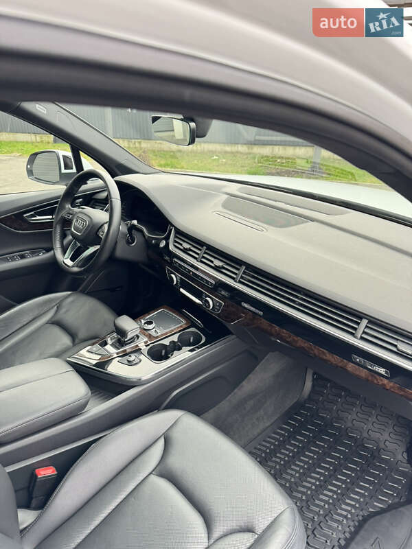 Внедорожник / Кроссовер Audi Q7 2016 в Виннице