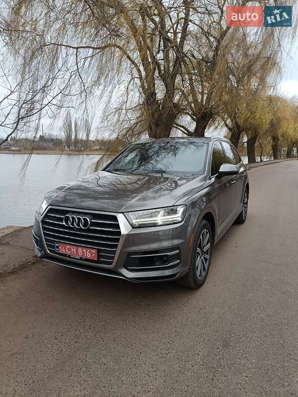 Внедорожник / Кроссовер Audi Q7 2017 в Дубно