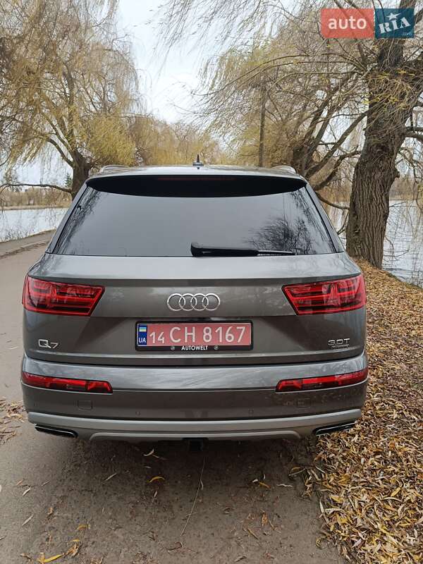 Внедорожник / Кроссовер Audi Q7 2017 в Дубно