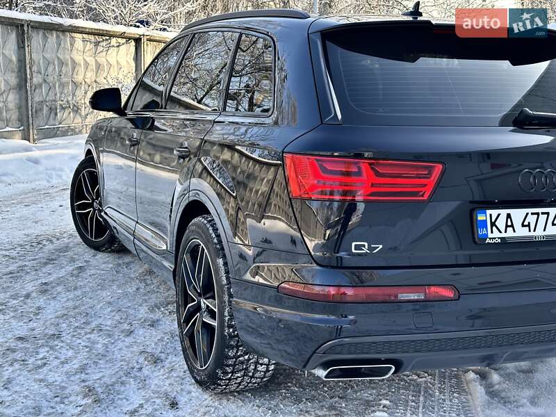 Внедорожник / Кроссовер Audi Q7 2017 в Киеве
