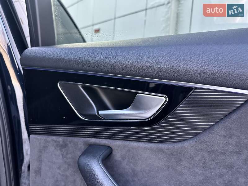 Внедорожник / Кроссовер Audi Q7 2017 в Киеве