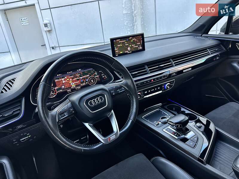 Внедорожник / Кроссовер Audi Q7 2017 в Киеве