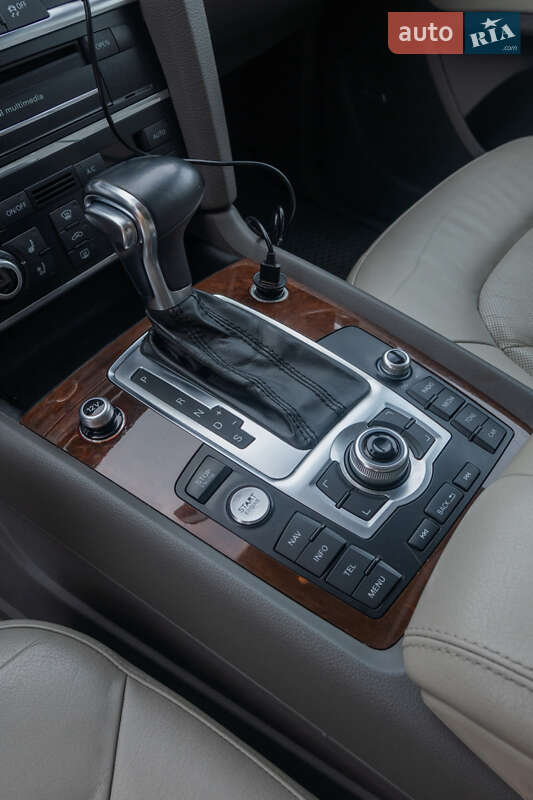 Внедорожник / Кроссовер Audi Q7 2013 в Кременчуге