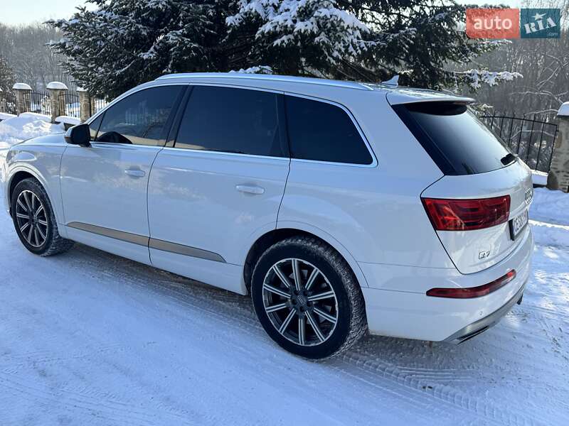 Внедорожник / Кроссовер Audi Q7 2017 в Черновцах