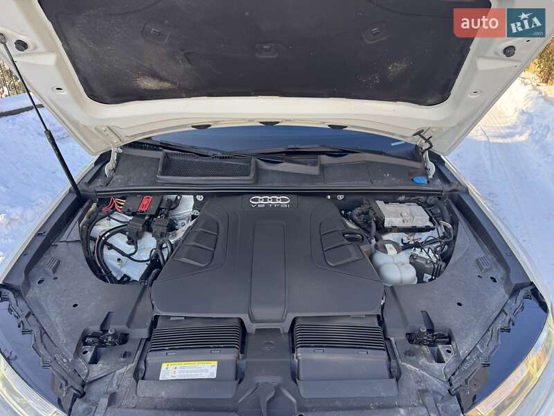 Внедорожник / Кроссовер Audi Q7 2017 в Черновцах