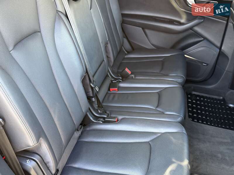 Позашляховик / Кросовер Audi Q7 2018 в Дрогобичі