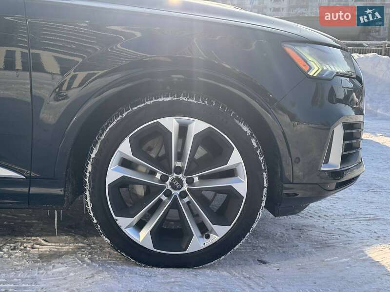 Внедорожник / Кроссовер Audi Q7 2020 в Киеве