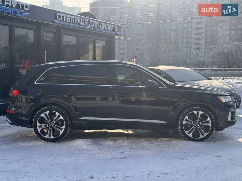 Внедорожник / Кроссовер Audi Q7 2020 в Киеве