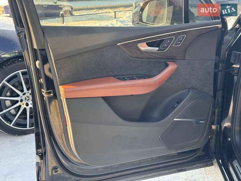 Внедорожник / Кроссовер Audi Q7 2020 в Киеве