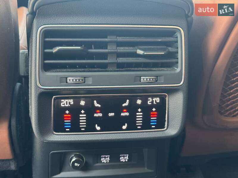 Внедорожник / Кроссовер Audi Q7 2020 в Киеве