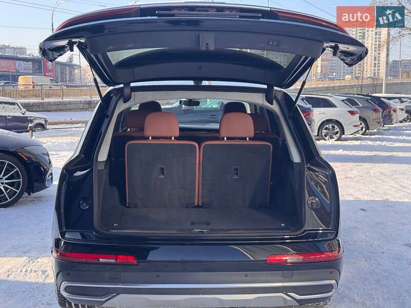 Внедорожник / Кроссовер Audi Q7 2020 в Киеве