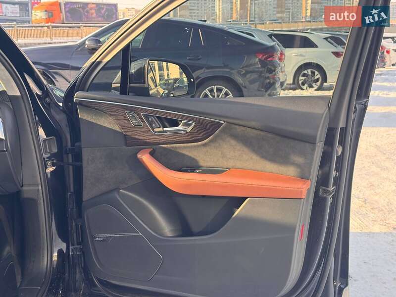 Внедорожник / Кроссовер Audi Q7 2020 в Киеве