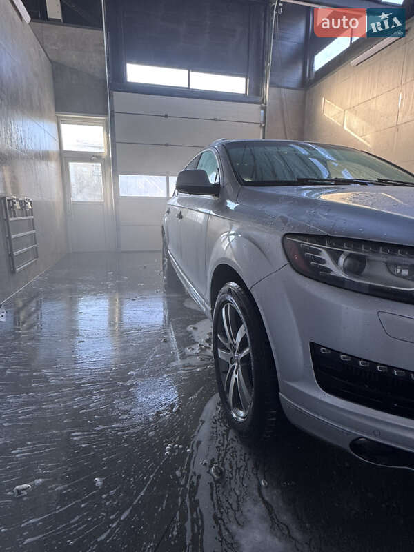 Внедорожник / Кроссовер Audi Q7 2015 в Подольске