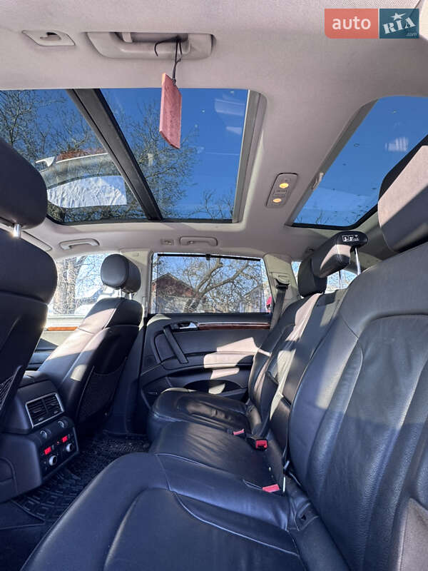 Внедорожник / Кроссовер Audi Q7 2015 в Подольске