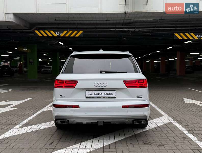 Внедорожник / Кроссовер Audi Q7 2016 в Киеве