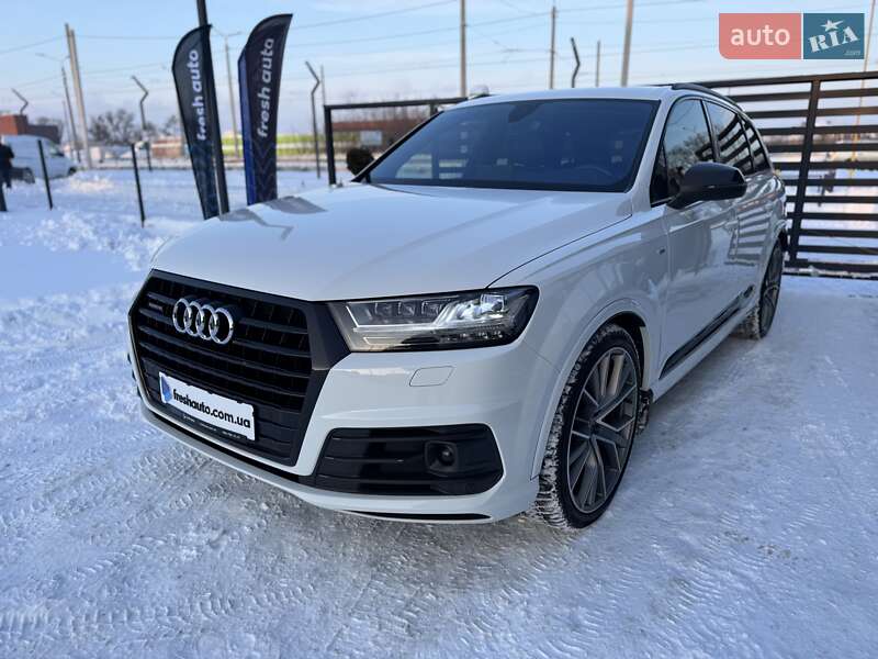Внедорожник / Кроссовер Audi Q7 2017 в Ровно