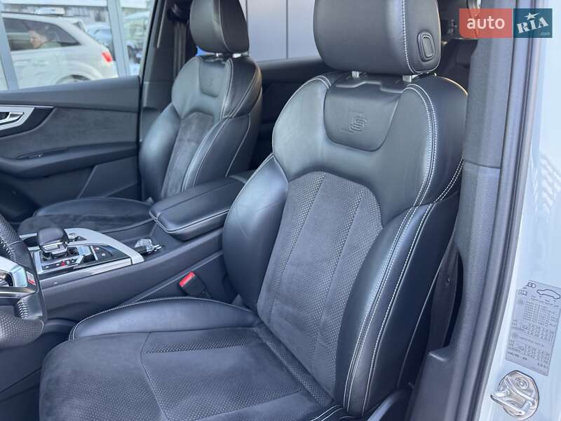 Внедорожник / Кроссовер Audi Q7 2017 в Ровно