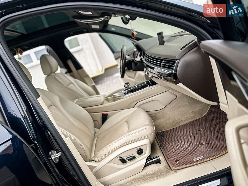 Внедорожник / Кроссовер Audi Q7 2016 в Хмельницком