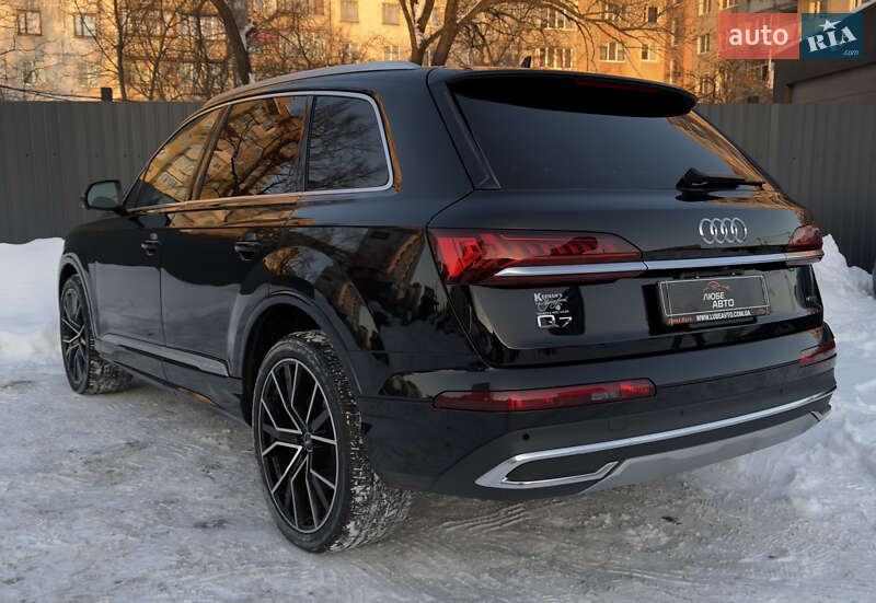 Позашляховик / Кросовер Audi Q7 2019 в Івано-Франківську