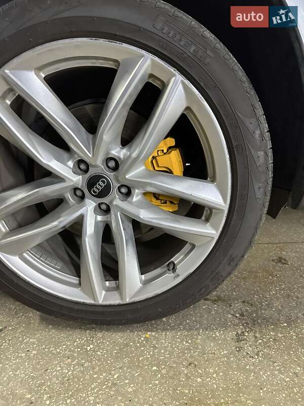 Внедорожник / Кроссовер Audi Q7 2016 в Звягеле