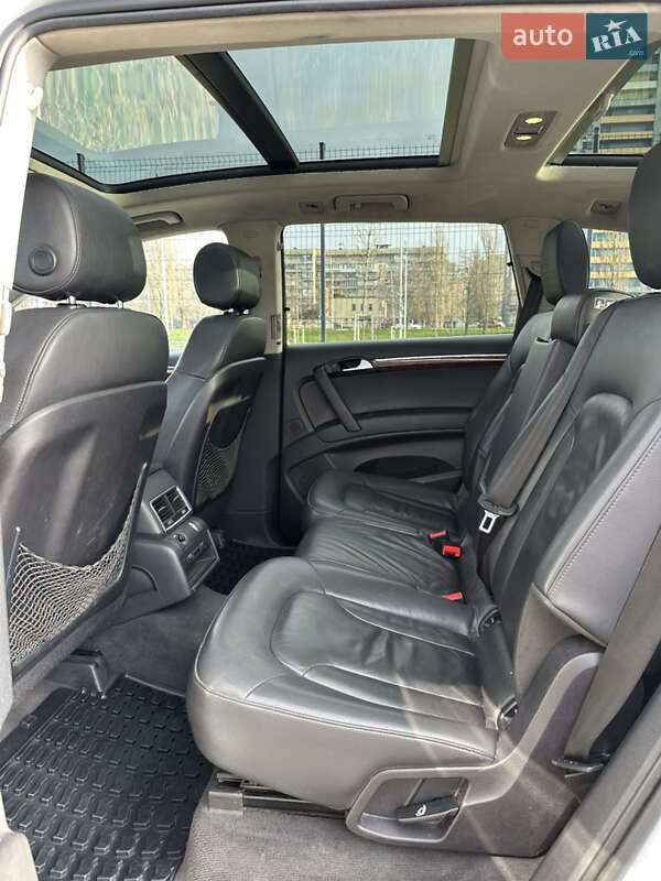 Внедорожник / Кроссовер Audi Q7 2014 в Киеве