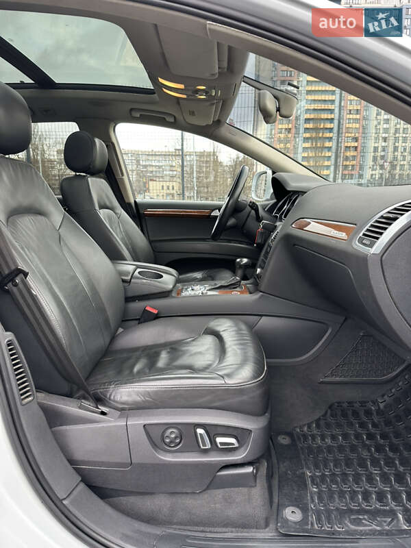 Внедорожник / Кроссовер Audi Q7 2014 в Киеве