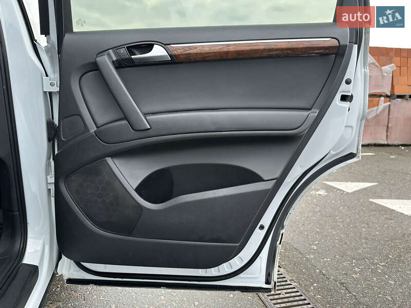 Внедорожник / Кроссовер Audi Q7 2014 в Киеве