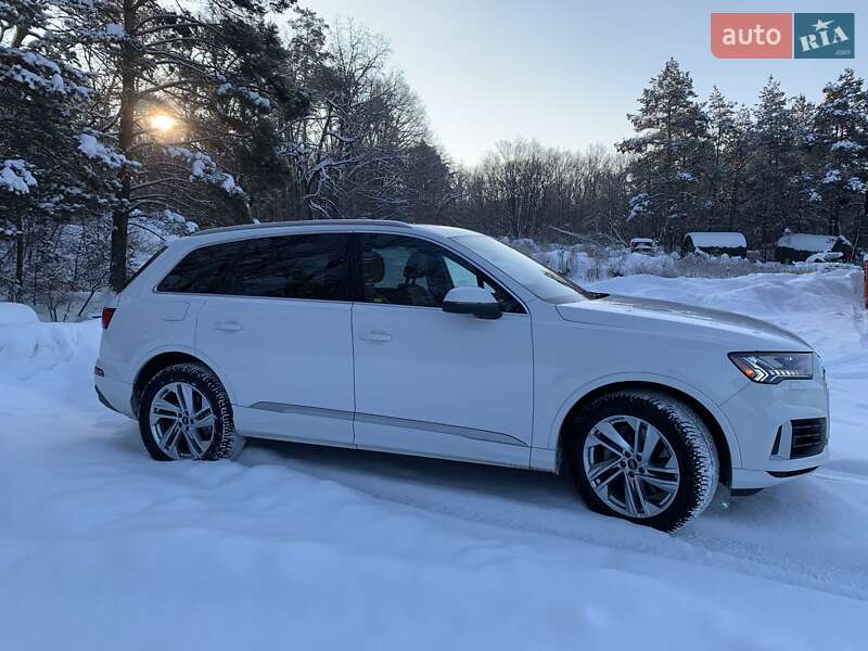 Позашляховик / Кросовер Audi Q7 2023 в Рівному