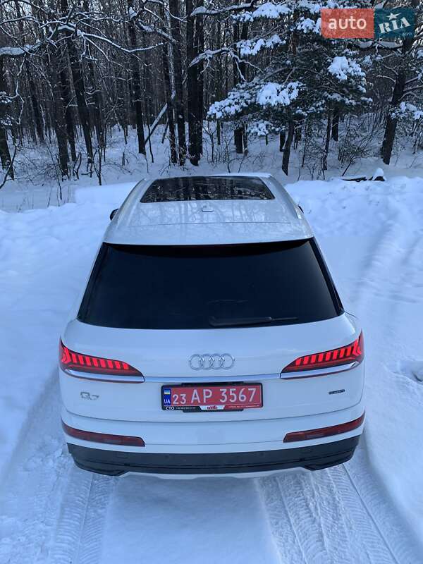 Позашляховик / Кросовер Audi Q7 2023 в Рівному