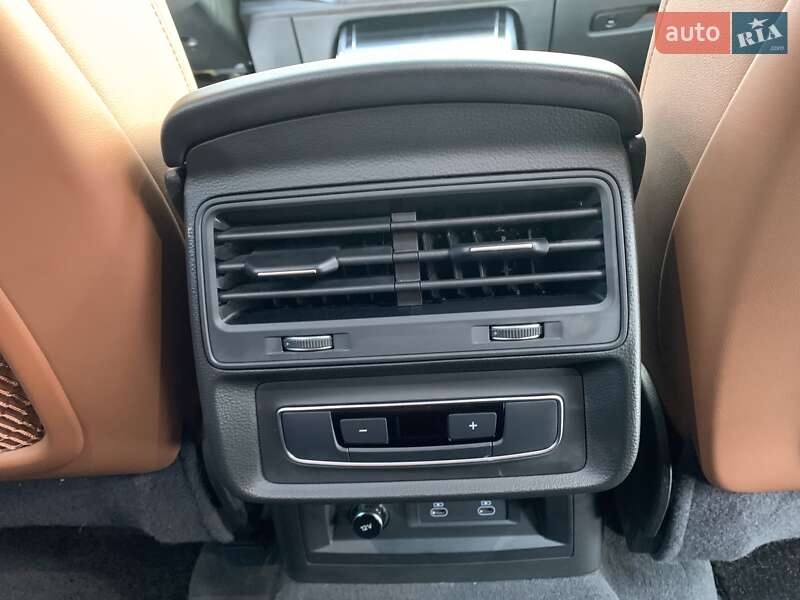 Позашляховик / Кросовер Audi Q7 2023 в Рівному