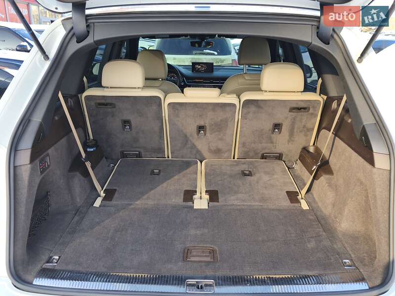 Позашляховик / Кросовер Audi Q7 2018 в Дніпрі