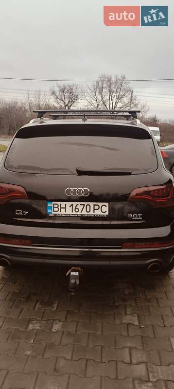 Внедорожник / Кроссовер Audi Q7 2015 в Новоднестровске