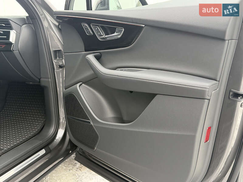 Позашляховик / Кросовер Audi Q7 2025 в Києві